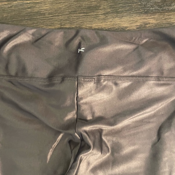 KORAL Lustrous High Rise Legging - Picture 2 of 5